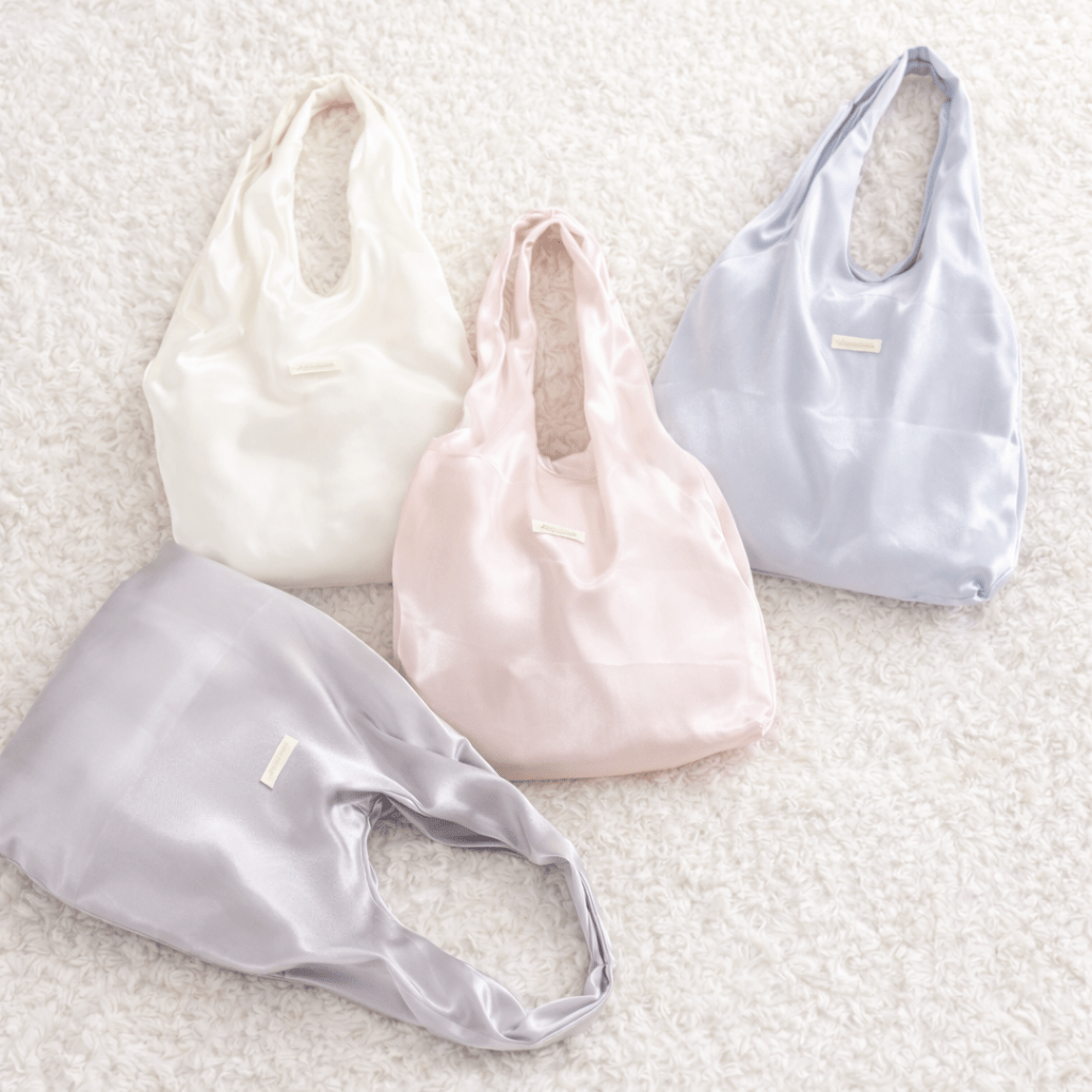 Lightweight satin-finish tote bag
